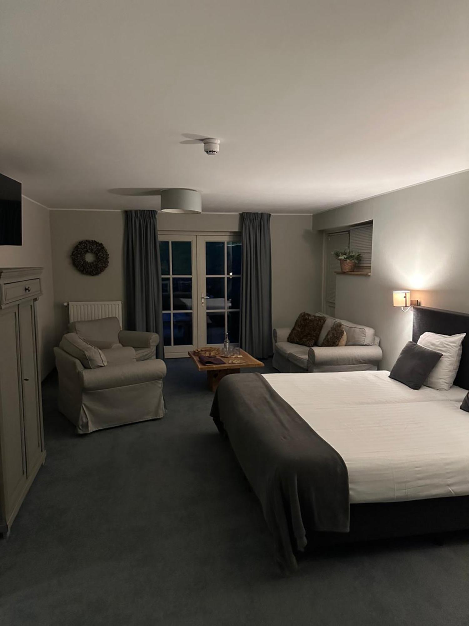 Landhuis Hotel De Hilkensberg Broekhuizen  Экстерьер фото